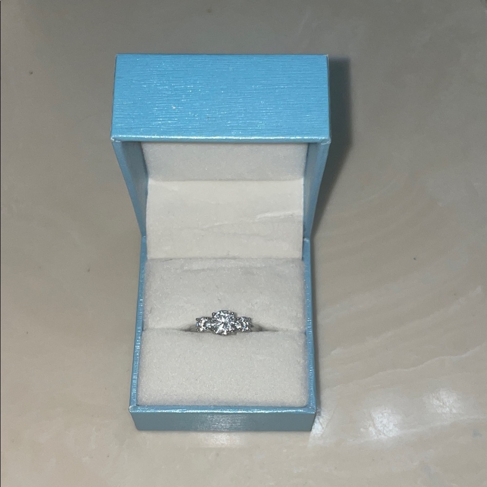 Elegant Silver Ring